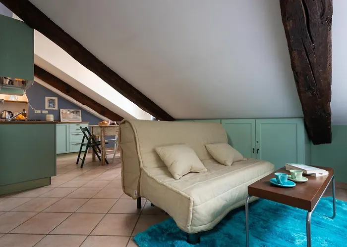 Il Nido Dei Colori Di Palazzo Saluzzo Turin