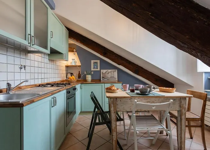 Il Nido Dei Colori Di Palazzo Saluzzo Apartment